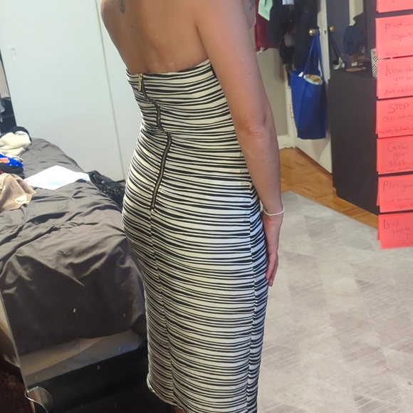 BNWT bebe bodycon dress very flattering - Picture 2 of 4